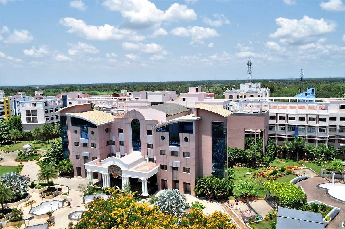 Sri Manakula Vinayagar Medical College and Hospital
