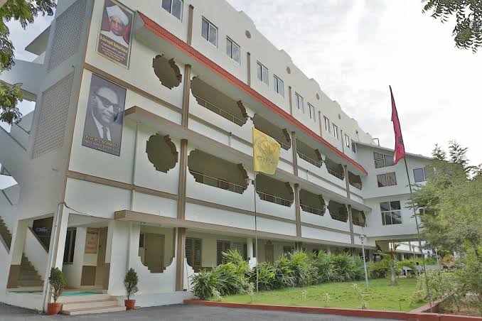 Chalapathi Institute of Pharmaceutical Sciences 