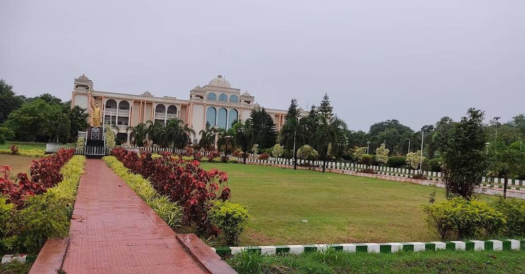Acharya Nagarjuna University 
