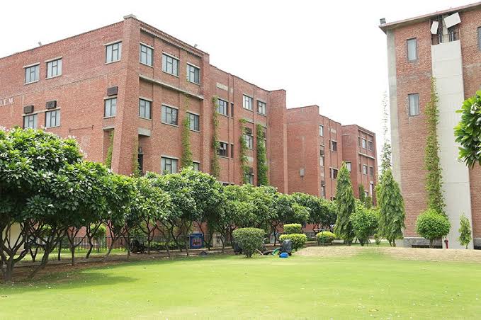 School of Law, IILM University