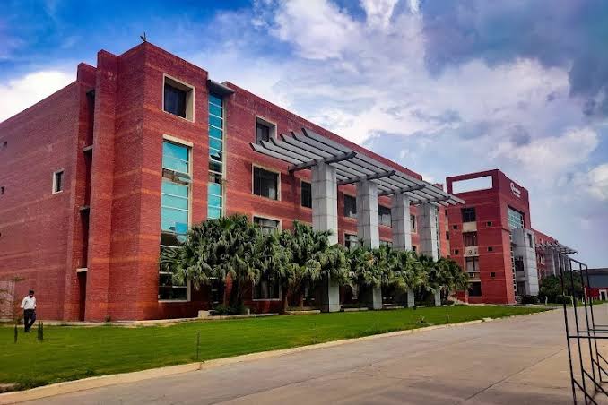 School of Law, Quantum University