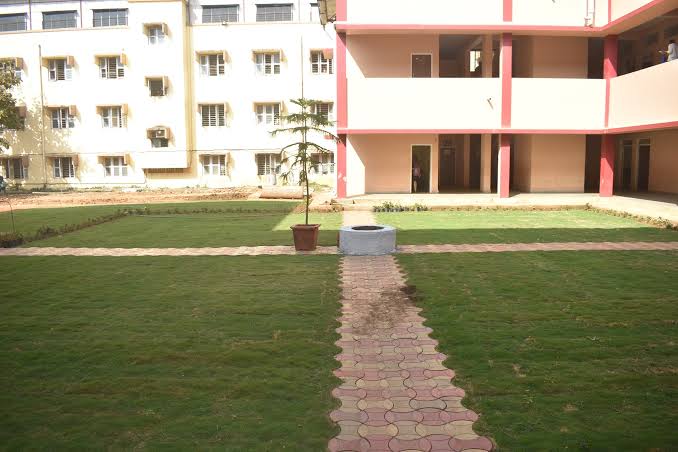 Sonopant Dandekar Shikshan Mandali's Law College