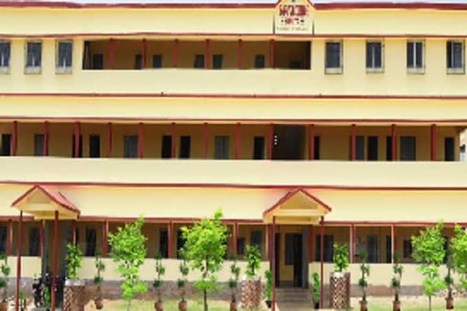 Sariya College, Suriya