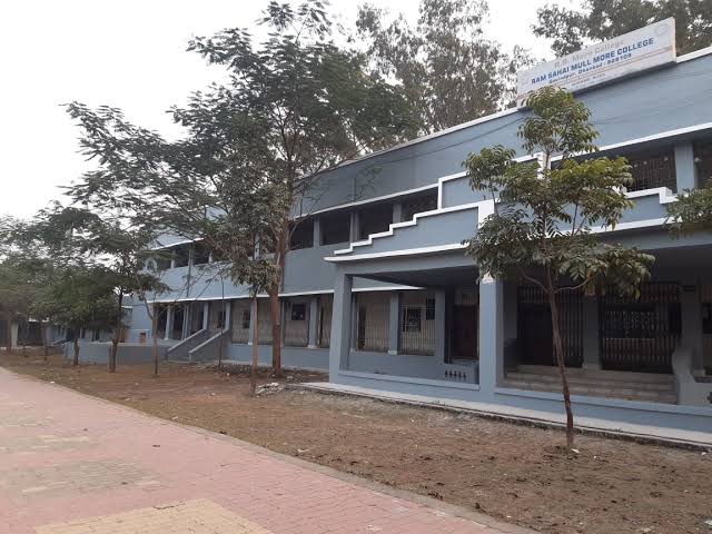 RS More College, Dhanbad