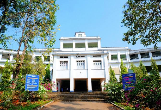Christ College, Irinjalakuda