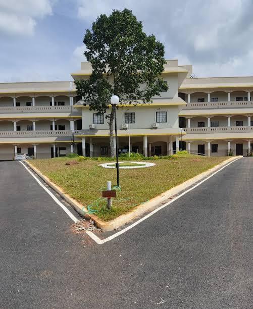 Sree Narayana Guru College of Advanced Studies, Varkala