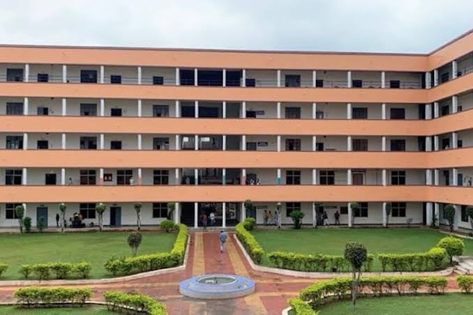 Ellenki College Of Engineering And Tech
