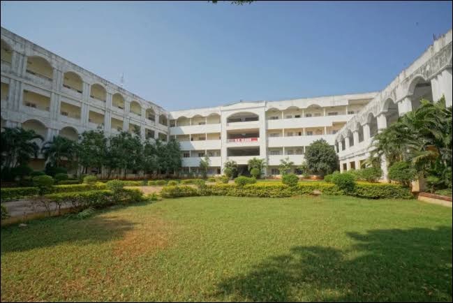 Godavari Institute Of Engineering And Tech