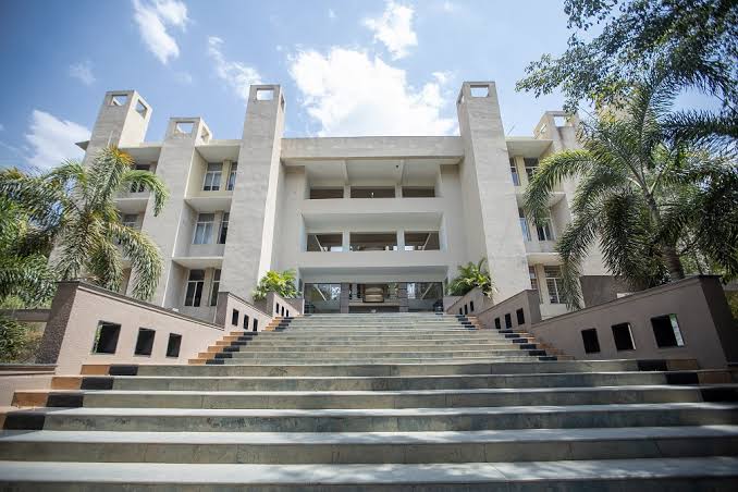Hyderabad Institute Of Tech And Mgt(Royal)