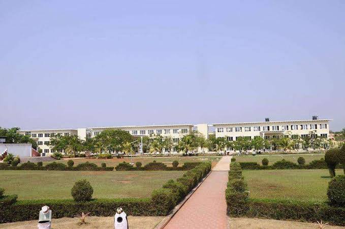 Sri Vishnu College For Women