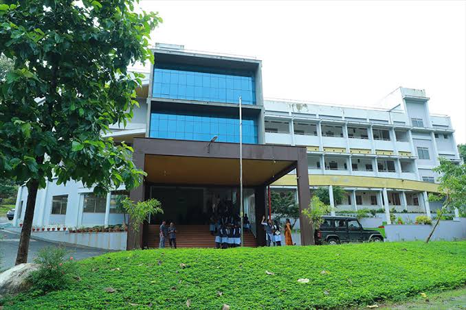 Cherpulassery College of Science and Technology,