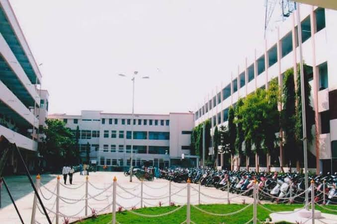 Rajarshi Shahu Mahavidyalaya Latur