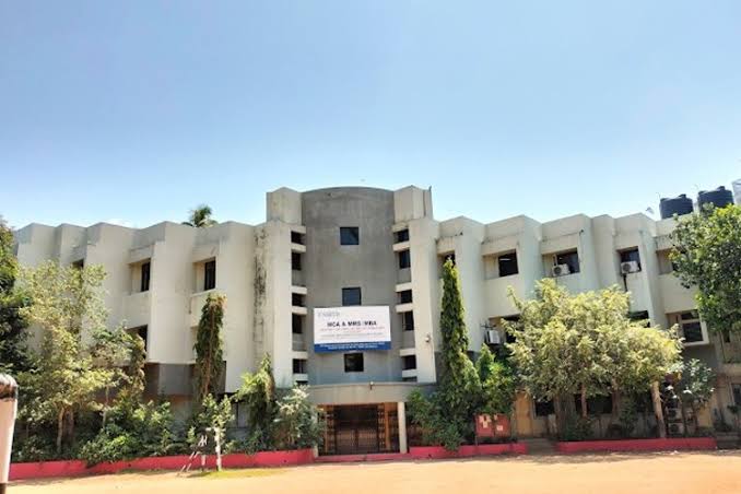  Kirti M. Doongursee