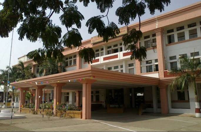 Vasantrao Naik Mahavidyalaya College 