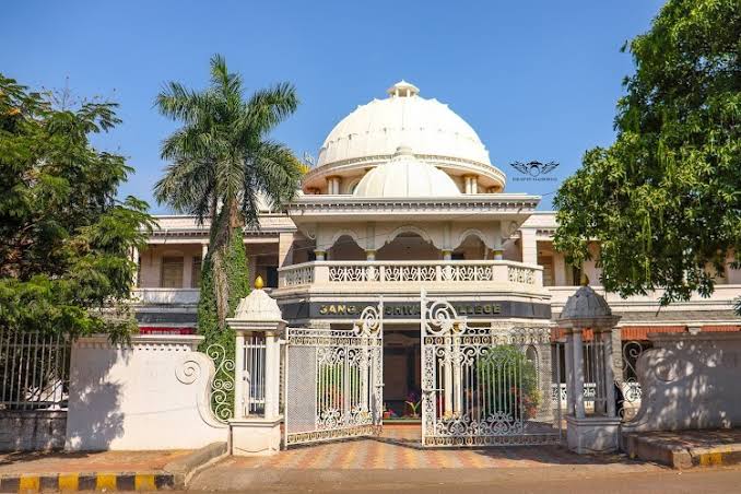 Sangameshwar College