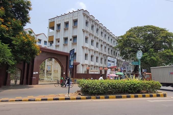 Parvathaneni Brahmayya Siddhartha College