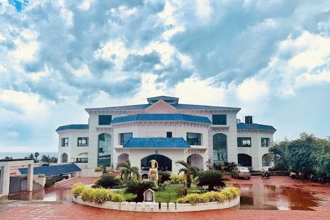 Sun International Institute of Tourism and Hotel Management Beach Cambus