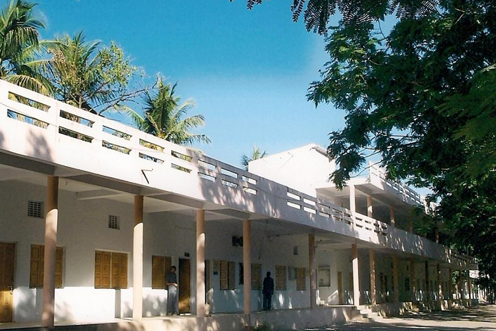 Shree Morarji Desai Arts and Commerce College